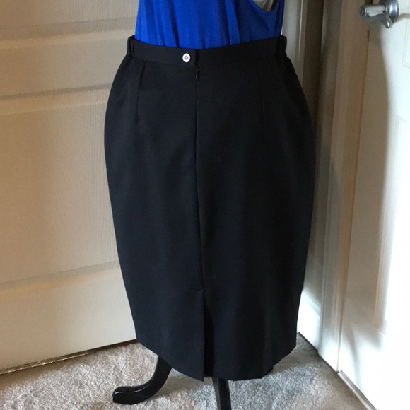 Dressy Black skirt size 14 - Picture 4 of 7